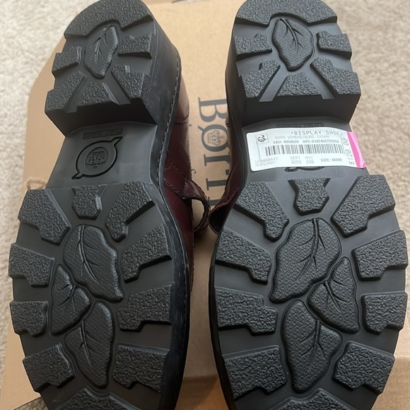 Brand new Born shoes never worn. Size 6 burgundy - Picture 3 of 8